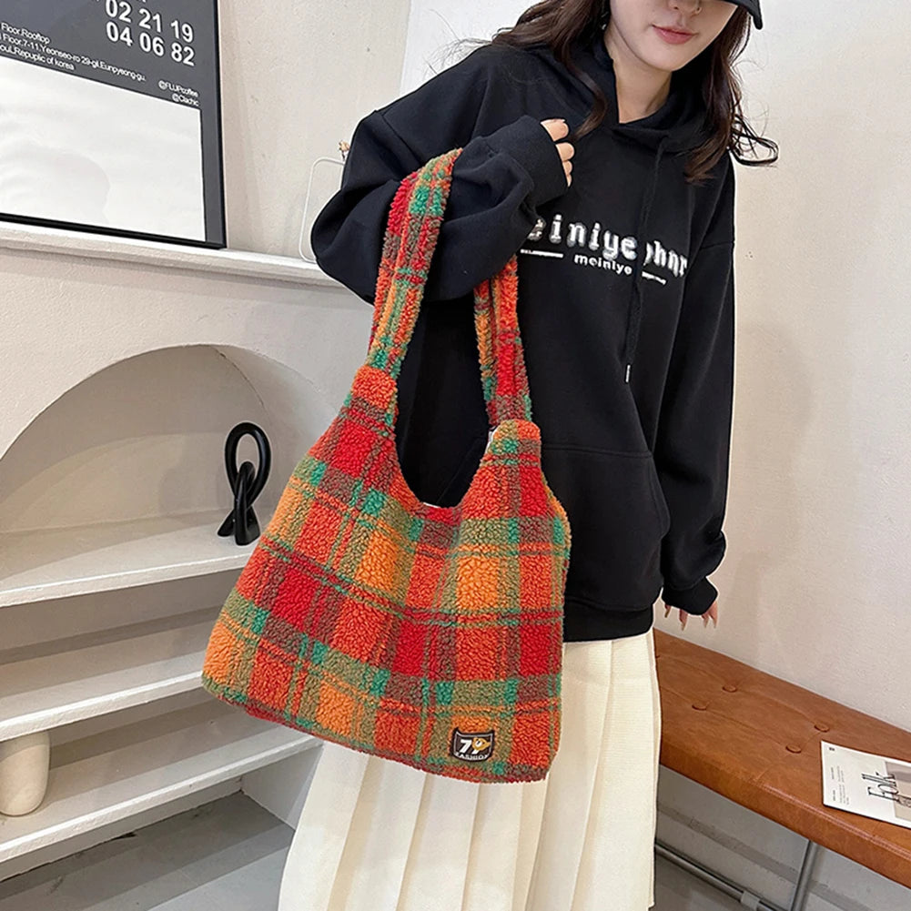 Women Lamb Wool Fluffy Handbag Large Capacity Plush Shoulder Bag Plaid Pattern Tote Bag Vintage Fashion Shopping Underarm Bag