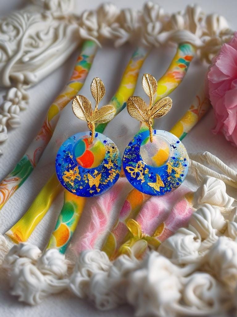 Boucles d'oreilles " papillons des lagons " en résine bleu océan, rêve tropical , fait main