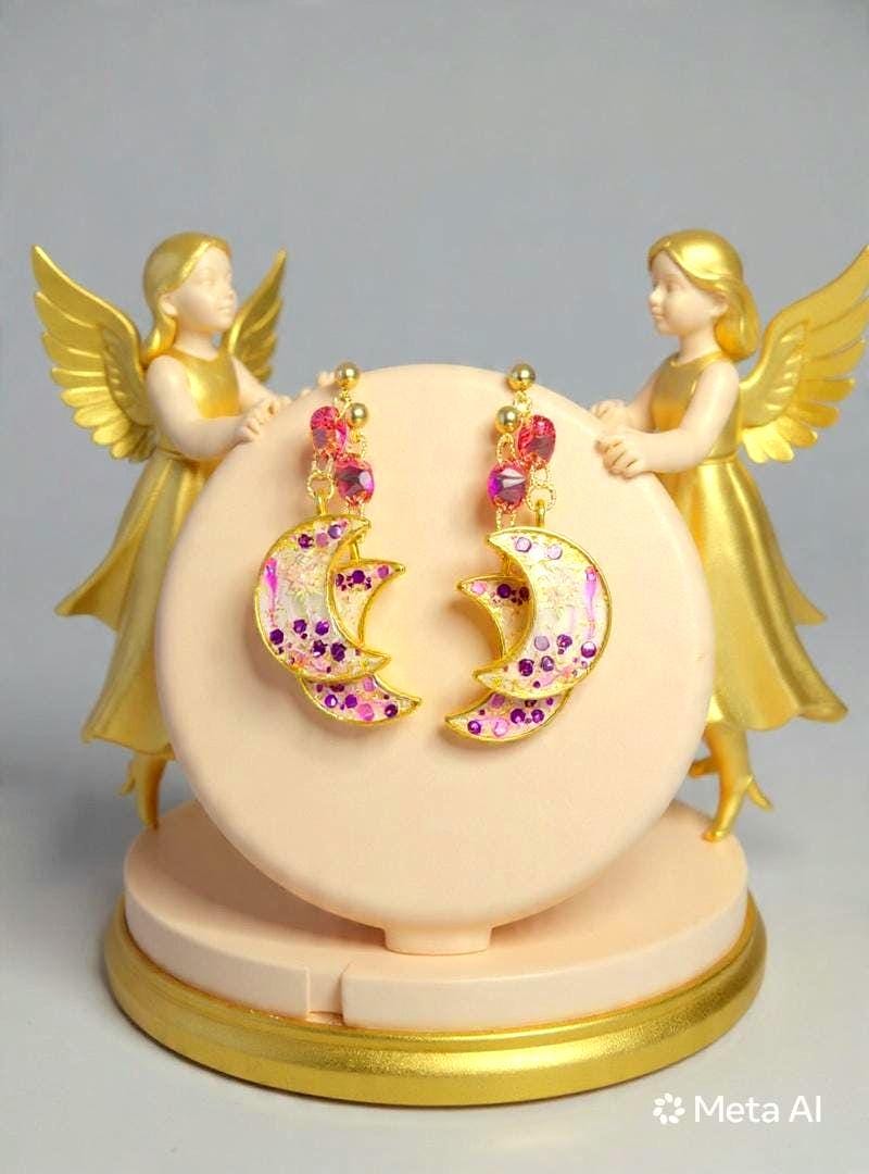 Boucles d'oreilles " claire de lune " enchanté , résiné à la main, serti de perles de verre rose, bijou féerique artisanal