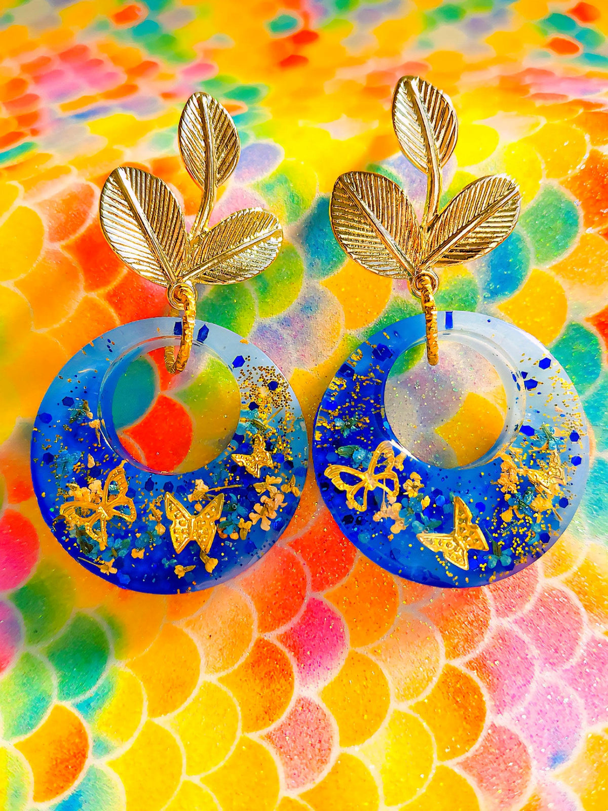 Boucles d'oreilles " papillons des lagons " en résine bleu océan, rêve tropical , fait main
