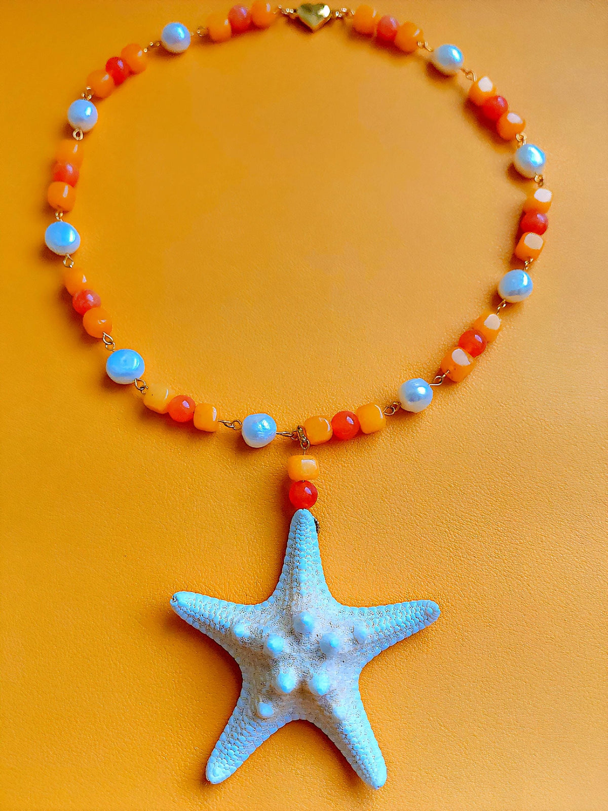 Collier Étoile de Mer des caraïbes en Perles d'Eau Douce, Jaspe et cire d’abeille | Bijou Océan Tropical | Inspiré des lagons paradisiaques