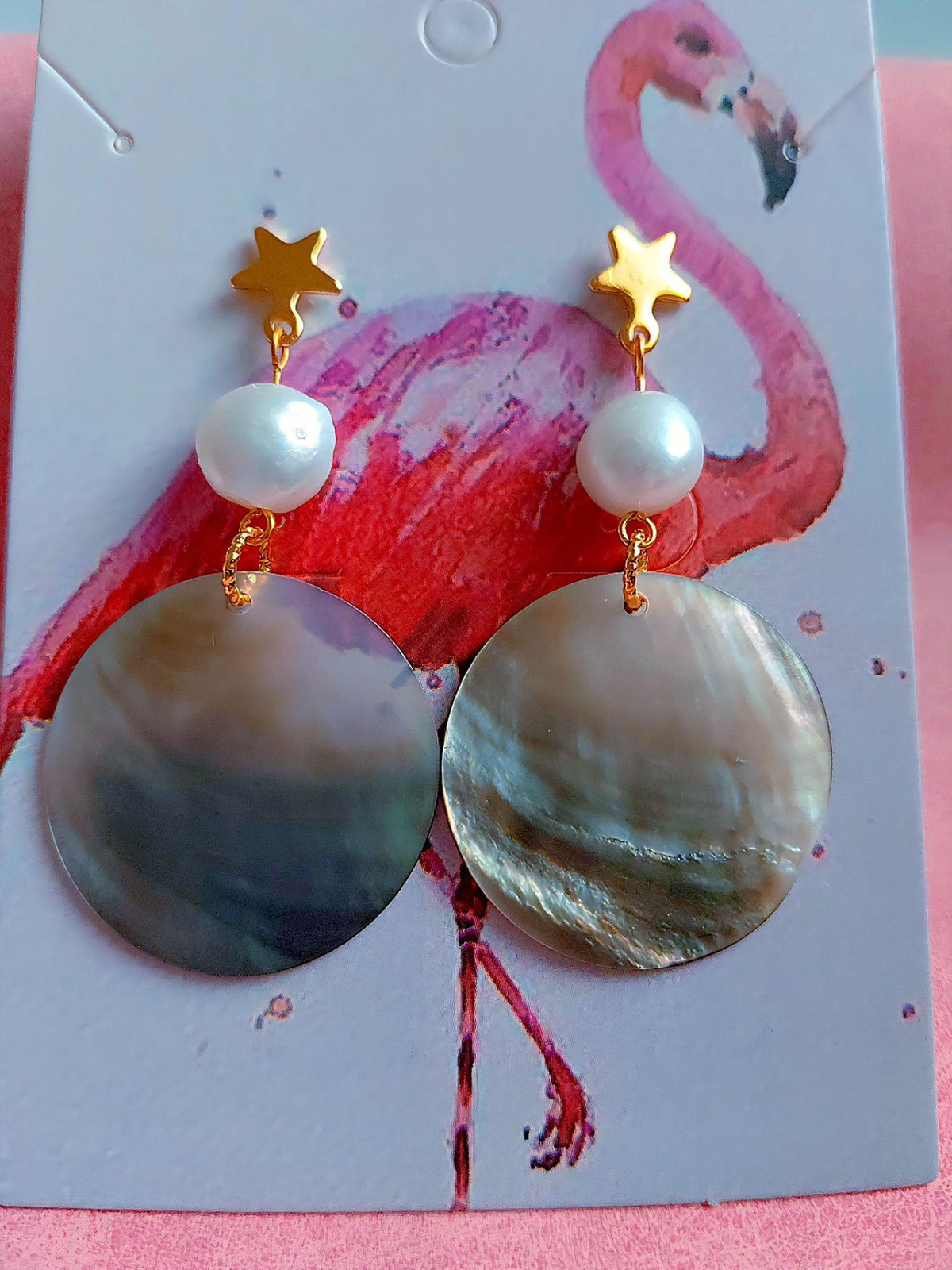 Boucles d'oreilles " sirène des lagons "  en nacre naturelle de Hawaï et perle d'eau douce , bijou tropical , fait main