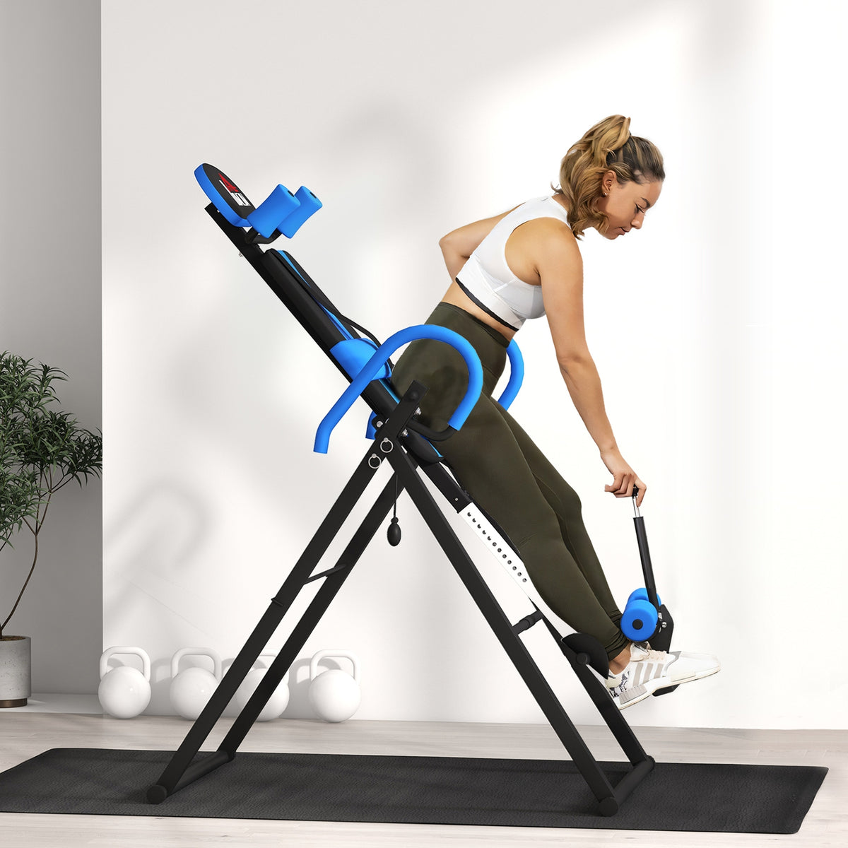 Table d'inversion de musculation pliable ceinture de sécurité réglable angle ajustable 3 niveaux 79x114x153cm bleu noir-7