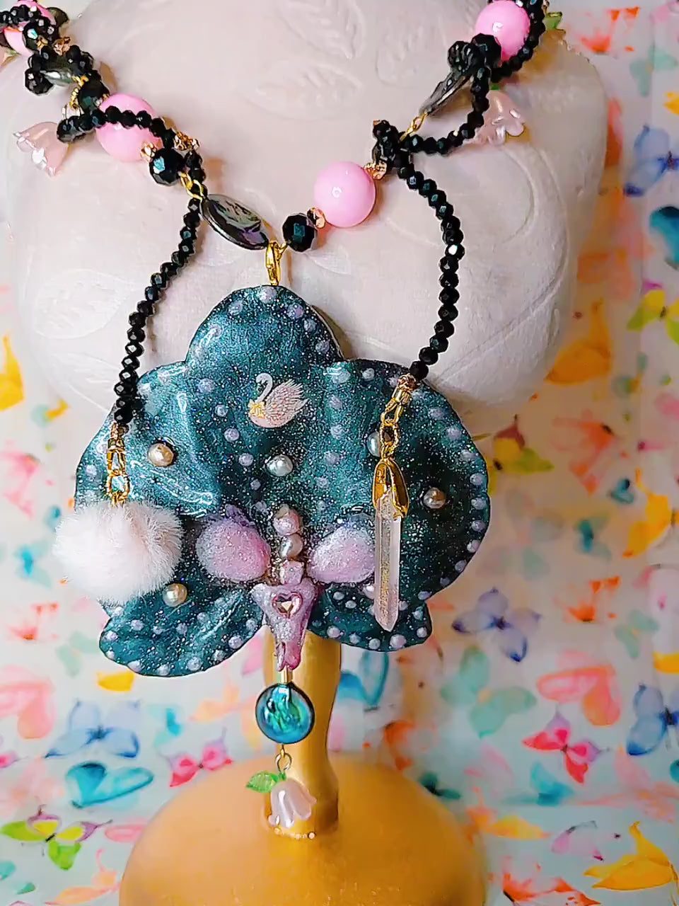 Collier Fleur éternelle Orchidée Véritable |Perles d'eau douce | Bijou Botanique Fleurs Séchées Fait Main | cristal noir