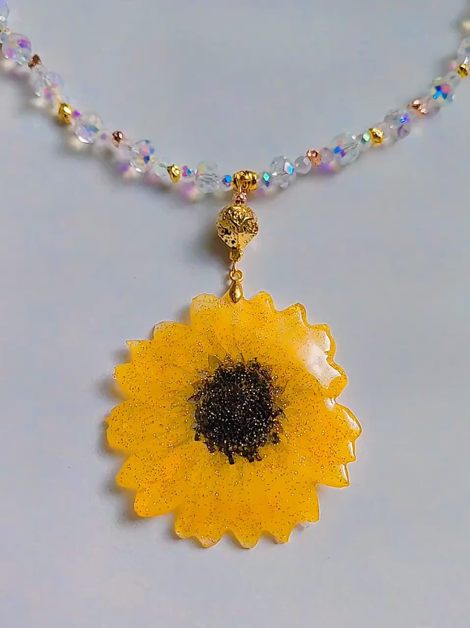 Collier tournesol doré " soleil d'été " avec perles de cristal, Fait main , le Bijou Soleil des Femmes lumineuses