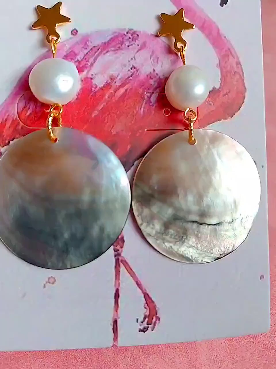 Boucles d'oreilles " sirène des lagons "  en nacre naturelle de Hawaï et perle d'eau douce , bijou tropical , fait main
